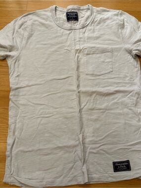 Abercrombie & Fitch Men's Light Blue Pocket Tee